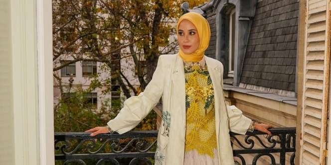 Hijab Segitiga Clean Look ala Aktris Malaysia Bella Dally, Cocok untuk Acara Formal