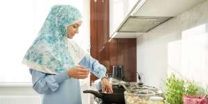 Masak Sendiri Menu Sehat, Bisa Cegah Anak Obesitas dan Stunting