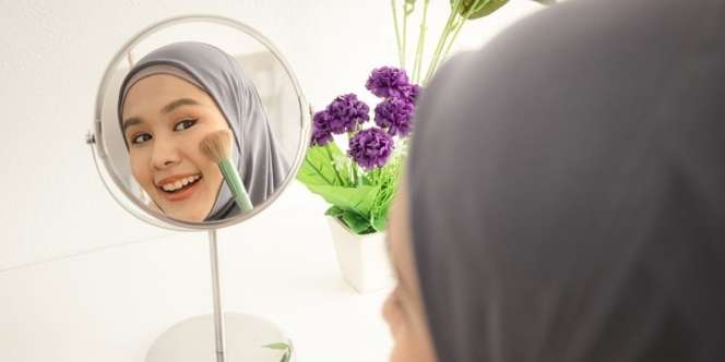 Tampil Awet Muda dan Samarkan Tanda Penuaan dengan Tips MUA Alfistya