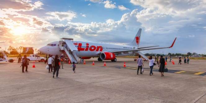 Video Detik-Detik Pesawat Lion Air Tabrak Garbarata di Merauke, Begini Nasib Penumpangnya