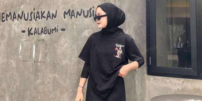 Referensi Busana Hangout Menggunakan Rok untuk Hijabers