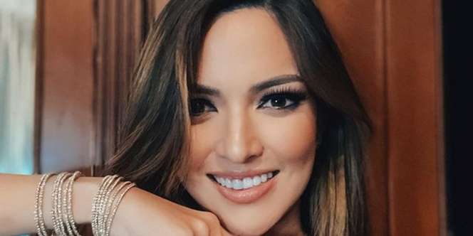 Nia Ramadhani Pamer Otot Hasil `Ngegym`, Bagian Punggung Bikin Salfok