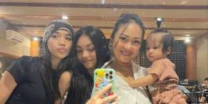 Sister Goal! Kompaknya 3 Putri Nola dan Baldy