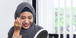 Tak Cuma Pensil, Kenali 4 Produk yang Bisa Dipakai Merias Alis