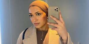 Cara Pakai Turban dengan Pashmina, Hasilnya Dijamin Rapi
