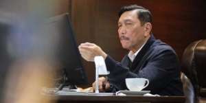 Luhut Beri Bocoran Soal Besaran Insentif Pajak Mobil Listrik: `Jangan Terlalu Banyak Berpikir`