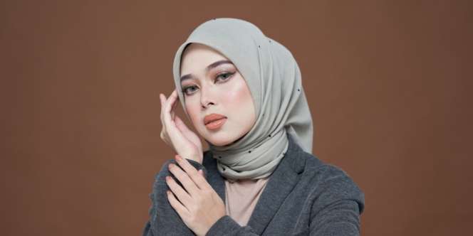 Berani Bentuk Alis dengan Efek Julid? Hanya Perlu 3 Langkah