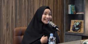 Ditentang Suami hingga Alami KDRT, Kisah Dokter Gigi Cantik Jadi Mualaf Ini Bikin Haru