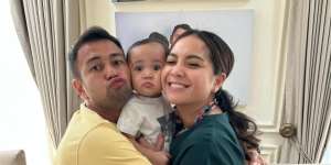 Smash Jidat Nagita Slavina Sampai Biru, Raffi Ahmad Panik Lalu Berlutut Minta Maaf