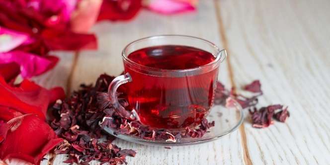 Sore-Sore Enaknya Minum Teh, Yuk Bikin Hibiscus Tea yang Berkhasiat untuk Pencernaan