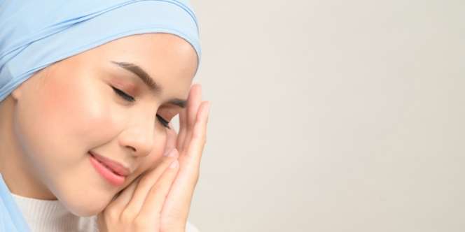 Tutorial Makeup yang Cocok untuk Wajah Beruntusan