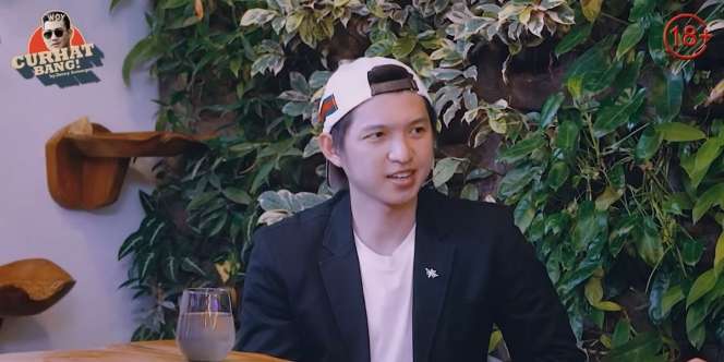 Fakta-Fakta Ustaz Dennis Lim Disebut Mirip Song Joong Ki Versi Islami