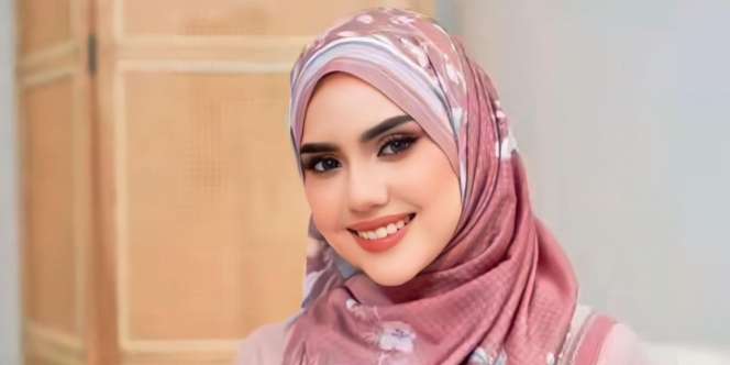 Styling Kerudung Segi Empat yang Hasilnya Seperti Pashmina