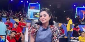 Sat Set Sat Set! Tak Umbar Hubungan, Dewi Perssik Dilamar Pilot