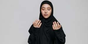 Doa Agar Bisa Melunasi Utang Riba, Amalan Pendukung Kerja Keras yang Insya Allah Mustajab!