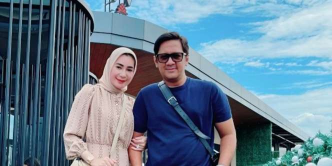 Tetap Harmonis Meski Jarang Posting Foto, Intip 5 Momen Andre Taulany Bareng Istri