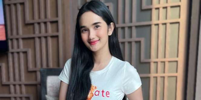 5 Potret Faby Marcelia yang Tetap Awet Muda, Berasa Masih Gadis Padahal Ibu 2 Anak