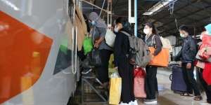 Jangan Panik, Ini Cara Mendapatkan Kembali Barang yang Tertinggal di Kereta Api atau Stasiun