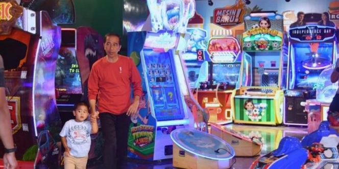 Jalan-Jalan ke Mal, Jokowi Dikawal Langsung ‘Bos’ Kecil dari Medan