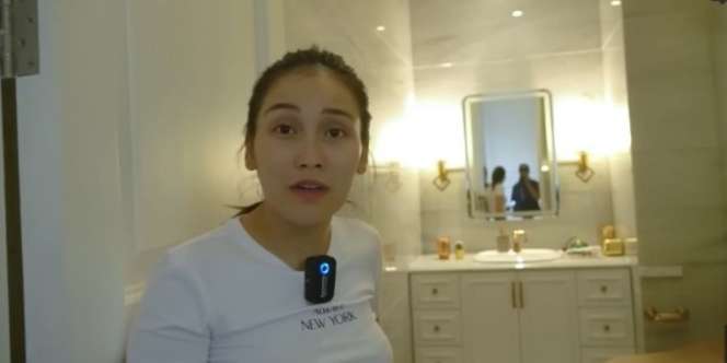 Ayu Ting Ting Terkejut Masuk Kamar Mandi di Rumah Eko Patrio, Saat Lewat Toiletnya 'Langsung Hormat'