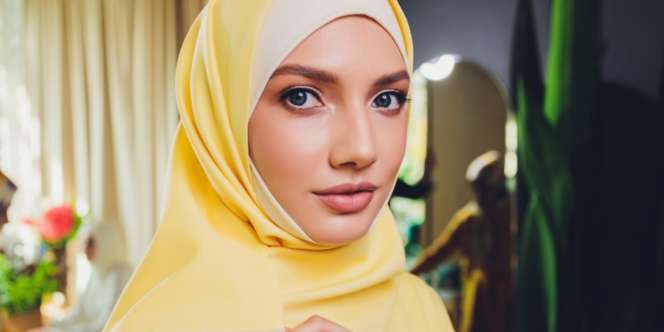 Punya Alis Tebal Tapi Berantakan? Coba Trik Mudah Merapikannya