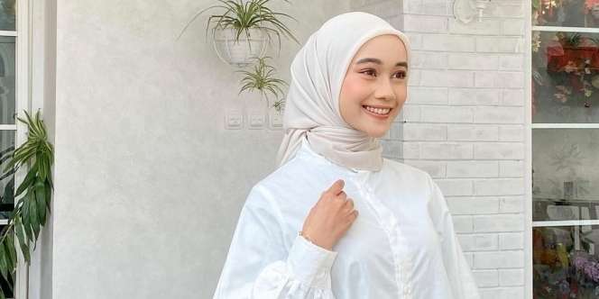 Styling Kerudung Segi Empat Paris Simpel untuk Daily