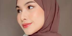 Trik Memakai Pashmina Voal dengan Simpel Namun Rapi