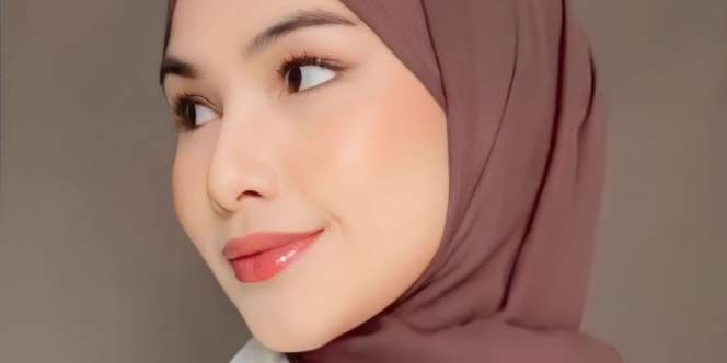 Trik Memakai Pashmina Voal dengan Simpel Namun Rapi