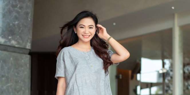 Sudah Jadi Nenek di Usia 55 Tahun, 5 Potret Puspita Dewi yang Masih Seperti Anak Gadis