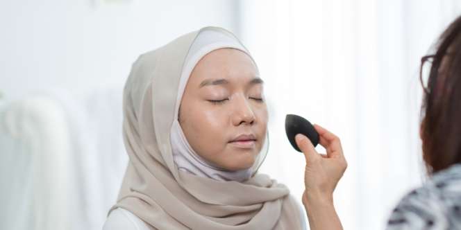 Haruskah Spons Makeup Dibasahi Sebelum Dipakai? Yuk Cari Tahu