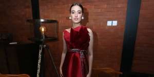 Main Film Horor, Mawar de Jongh Jadi Perempuan Sadis