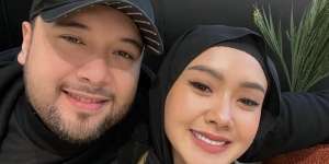 Pamer Buku Nikah, Cita Citata: 'Ini yang Ditanyain?'