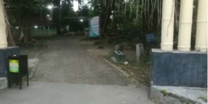 Sudah Terbiasa, Warganet Santai Perlihatkan Rumahnya yang Ada di Area Pemakaman