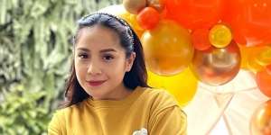 Nagita Pakai Dress Metalic Mewah, Harganya Bikin Terkecoh Warganet