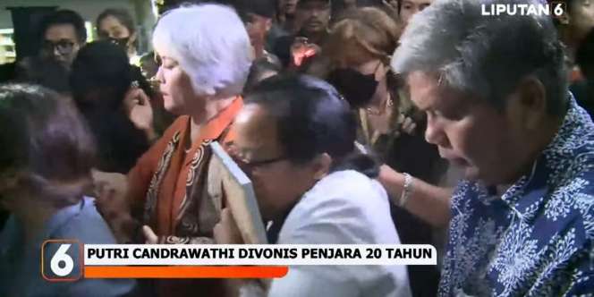 Vonis Ferdy Sambo dan Putri Candrawathi Sesuai Harapan, Ibu Yosua Teriak sambil Cium Foto Sang Anak: Terima Kasih Pak Hakim!
