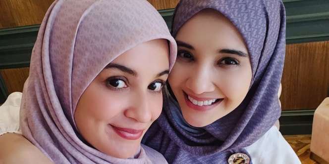 Keren Banget! Hijaber Kakak Beradik Naik Kuda bak Atlet