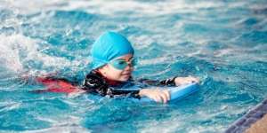 Anak Rutin Berenang Ternyata Sangat Baik untuk Pencernaannya