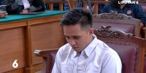 Rentetan Ekspresi Richard Elizer Nantikan Vonis Hakim: Pasrah, Berdoa, Tertunduk Lesu, Berakhir Tangisan