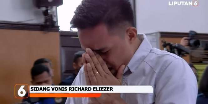 Tangis Richard Elizer Pecah Dengar Vonis 1 Tahun 6 Bulan, Dibawa 'Kabur' LPSK