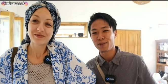 Potret Pasangan Viral, Melissa Asal Prancis dan Indra yang Kini Bantu Renovasi Sekolah di Kampung Suami!