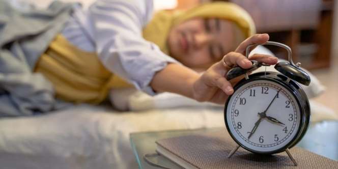 Tiduran 5 Jam Dilihat Ribuan Orang, Gadis Cantik Ini Raup Rp42 Juta