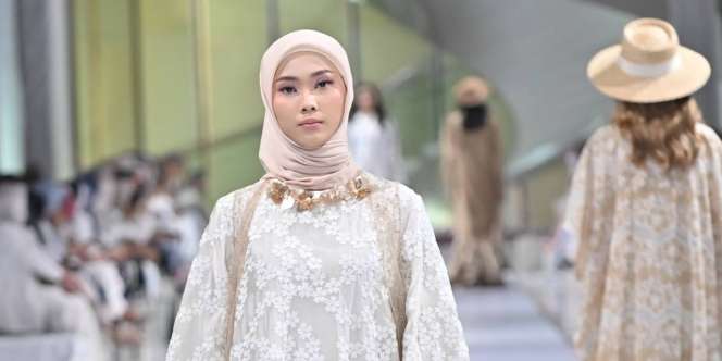 Intip Koleksi Busana Hari Raya Bernuansa Elegan dengan Aksen Lace
