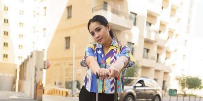 Tumben Nagita Pakai Baju Murah, Gayanya Bikin Warganet Salfok