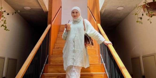 Gaya Stylish Kesha Ratuliu saat Hangout