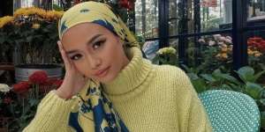 Mix and Match Outfit dengan Turban ala Vira Tandia 