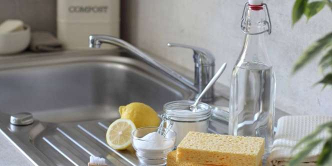 Rutin Tuang Garam ke Saluran Bak Cuci Biar Aliran Air Lancar