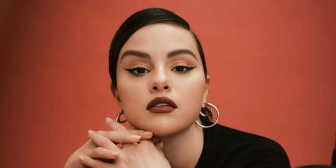 Pakai Cream Bronzer Seperti Selena Gomez Agar Wajah Chubby jadi Lebih Menarik