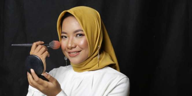 Kunci Pakai Blush On Cream dengan Jari Hasilnya Rapi dan Natural