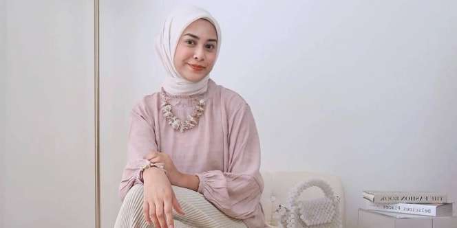 3 Inspirasi Dress Bernuansa Kasual untuk Hijaber