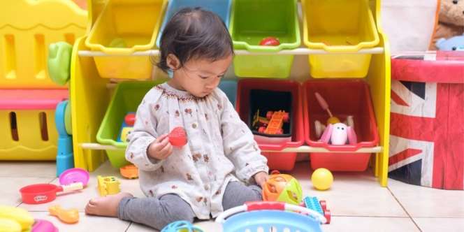Segera Perbaiki Posisi Anak Saat Duduk W, Ini Alasannya
